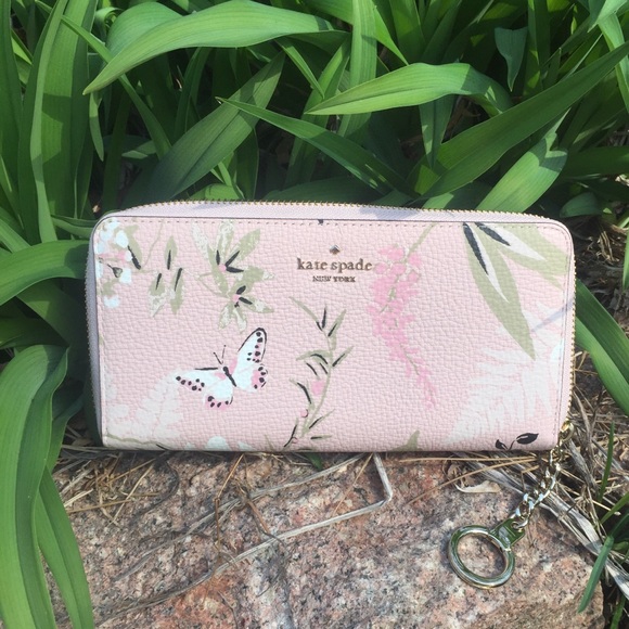 Kate Spade ♠️ beautiful zip around spring clutch🥰 - Picture 8 of 8